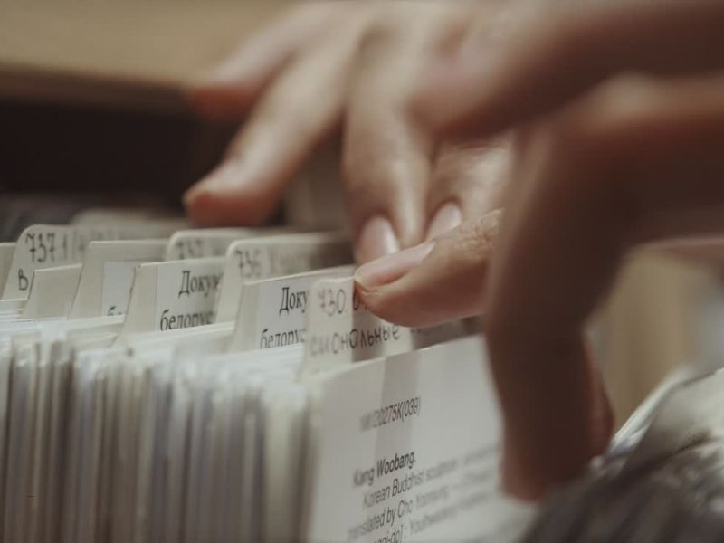 osoba lista po arhiviranoj dokumentaciji